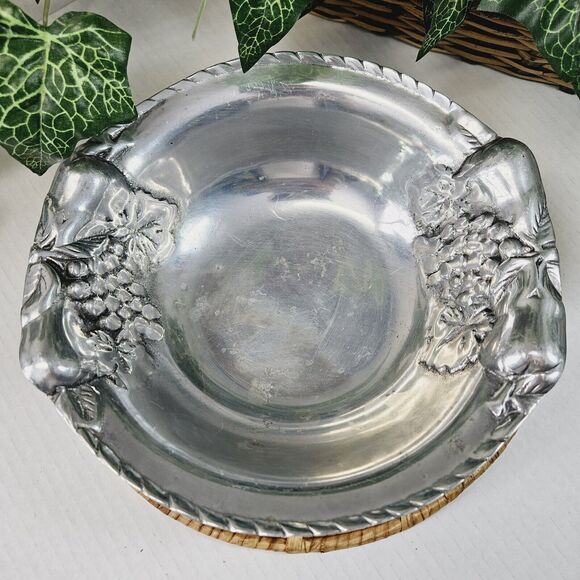 Vtg Pewter Fruit Bowl Raised Grapevine Rope Basket Weave Rim Heavy Catch All - Picture 11 of 11